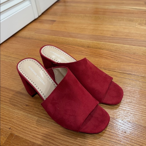 Beautiful dark purple pinkish sandals - Picture 2 of 2